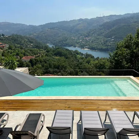 - Refúgio Laranjeiras Casa de Férias Gerês