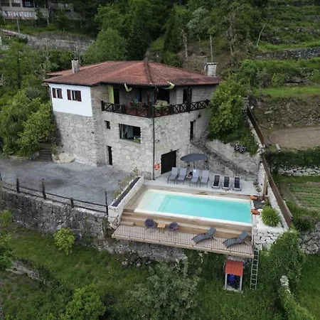 - Refúgio Laranjeiras Gerês