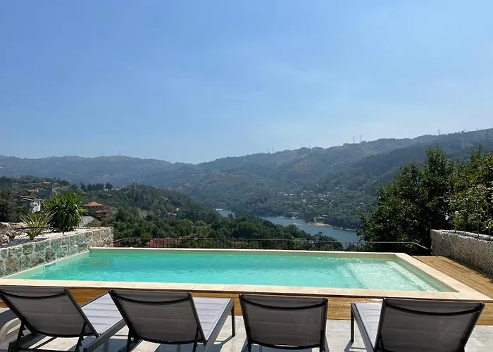 - Refúgio Laranjeiras