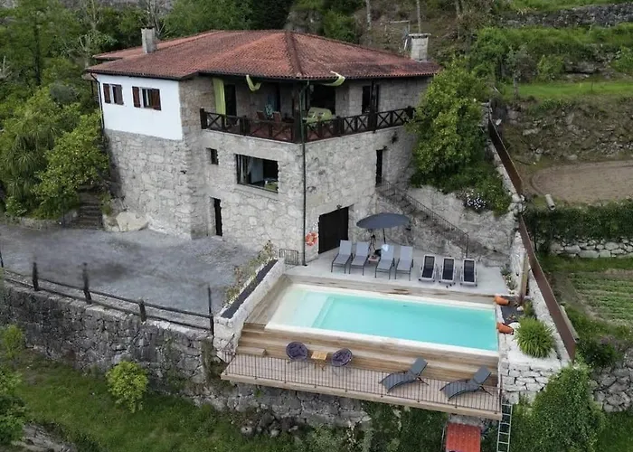 - Refúgio Laranjeiras Gerês